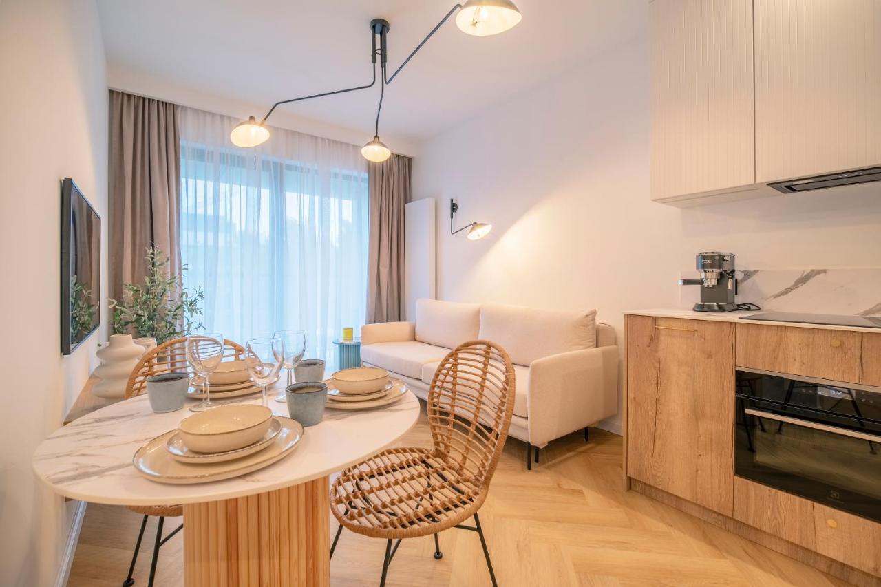 Apartment White Shellter - Shellter & Rogowo