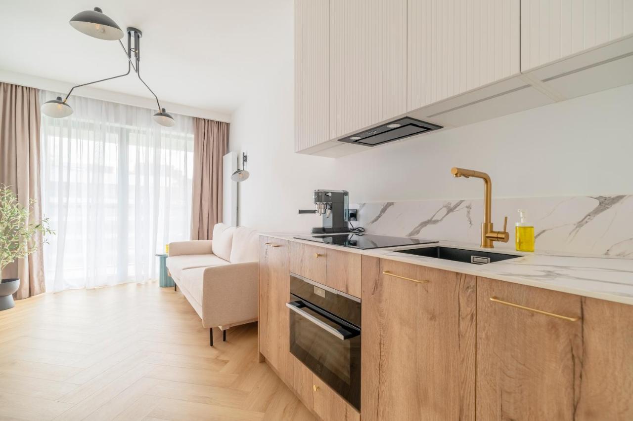 Apartment White Shellter - Shellter & Rogowo